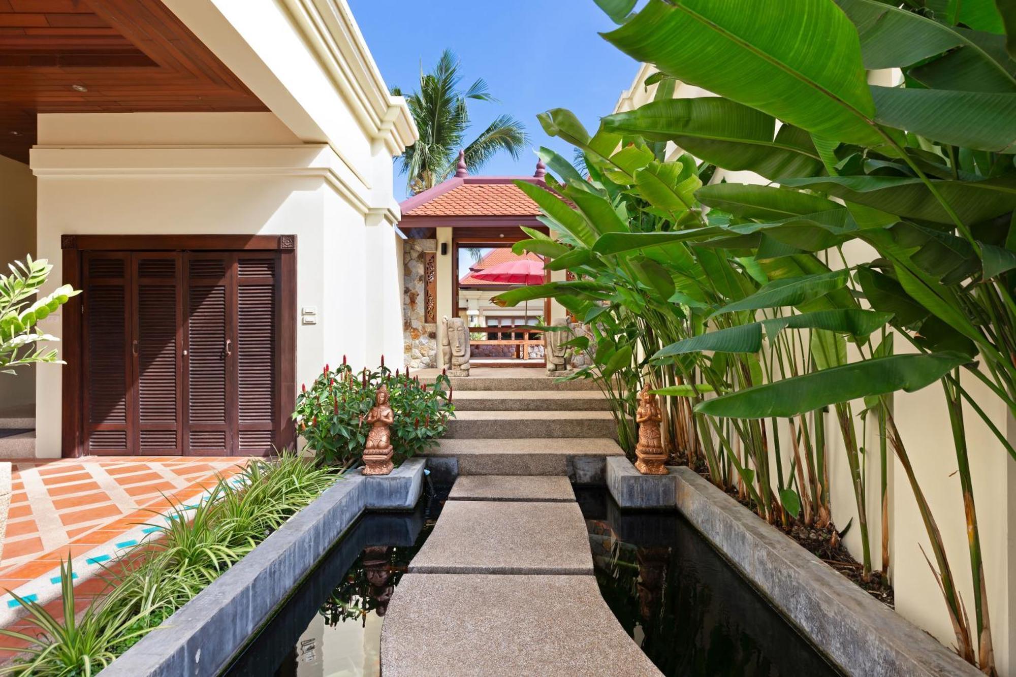 Extraordinary Courtyard 6Br Pool Villa Sri Suri, Naiharn Rawai Экстерьер фото